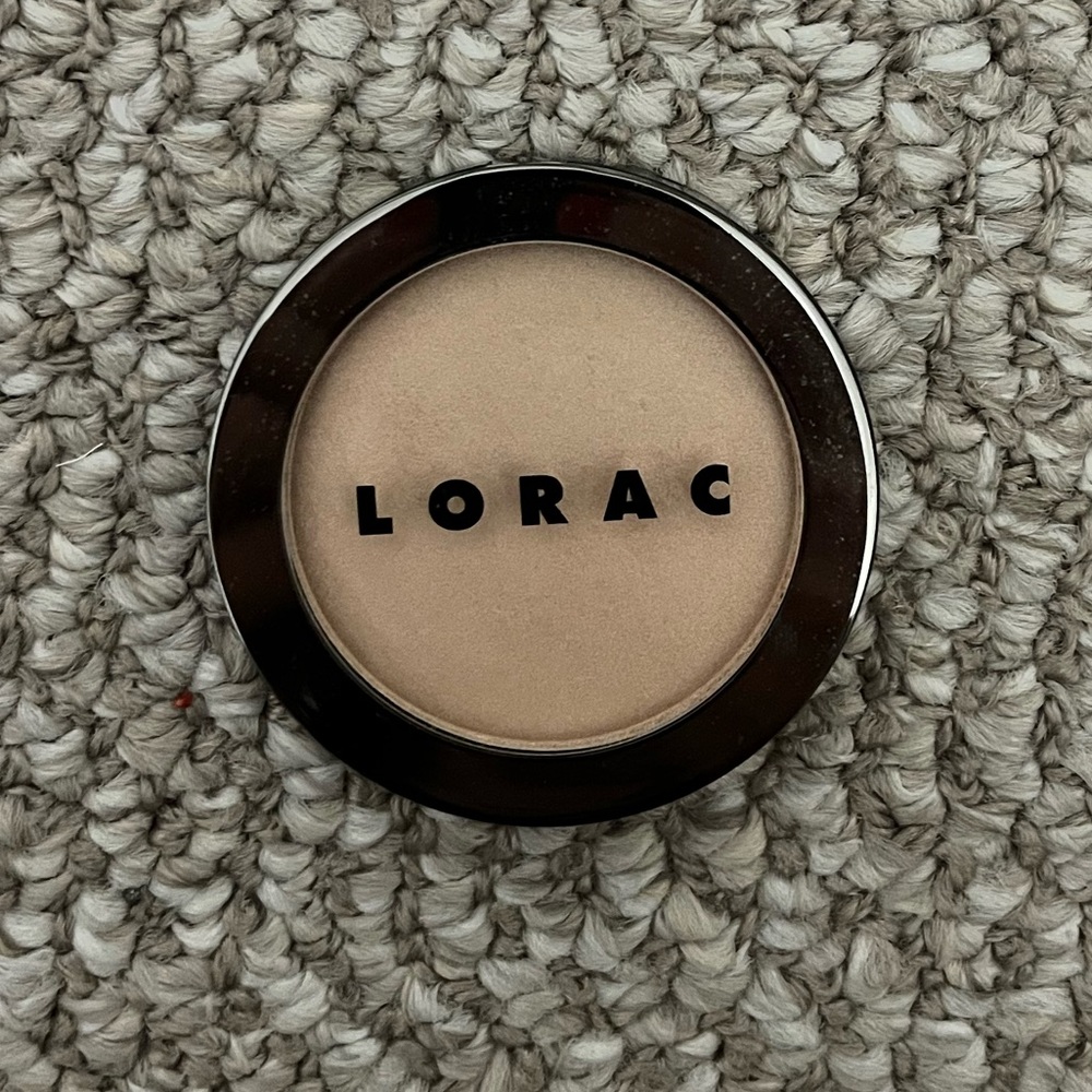 LORAC highlighter- daylight